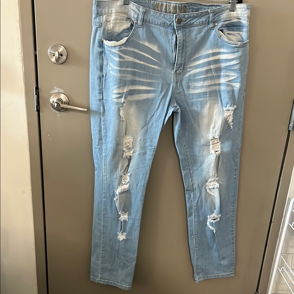 Pre-owned VIP Distressed Light Blue Jeans Women’s Size 22